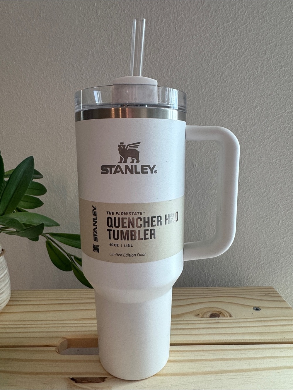 Limited Edition Stanley White Quencher H2.0 Tumbler with Handle